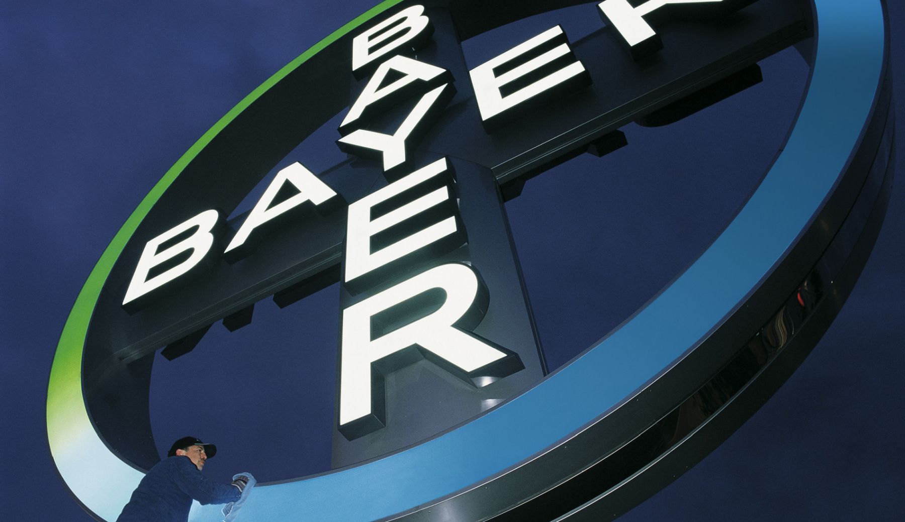 Broj tužbi protiv Bayera zbog glifosata skočio na 42,700