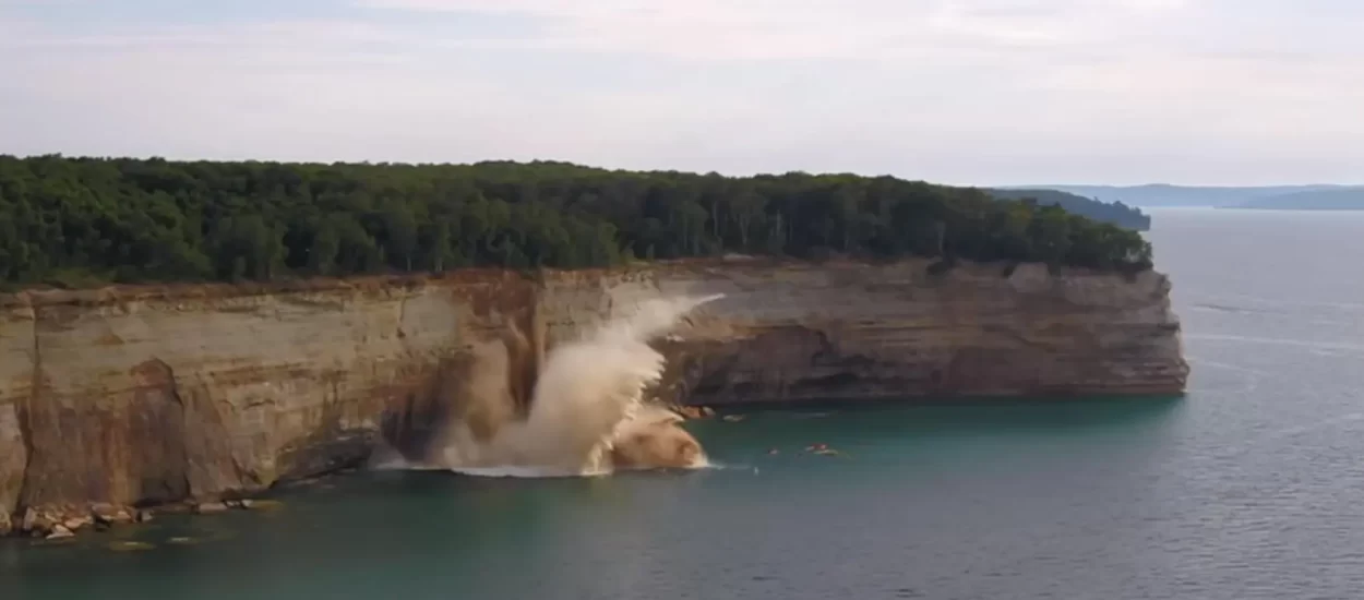 Dron zabilježio urušavanje litice na jezeru Superior: VIDEO
