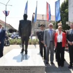 Otkrivanje spomenika dr. Franji Tuđmanu u Glini