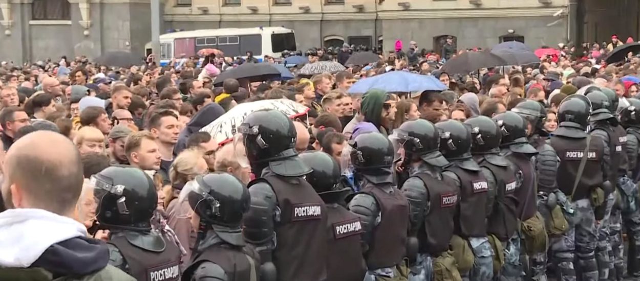 ‘Rusija će bit slobodna!’: deseci tisuća prosvjeduju u Moskvi  
