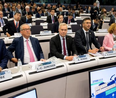 Shinzō Abe, Jean-Claude Juncker, Andrej Plenković, Antti Rinne, Radmila Šekerinska;