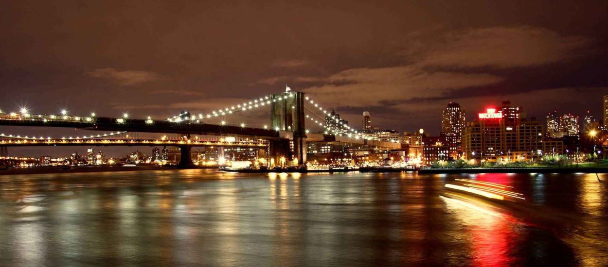 Noćno isplovljenje iz njujorške luke | timelapse