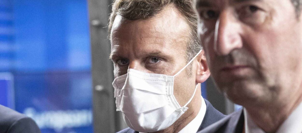 Macron tužio autora oglasa koji ga prikazuje kao Hitlera | obveza cijepljenja
