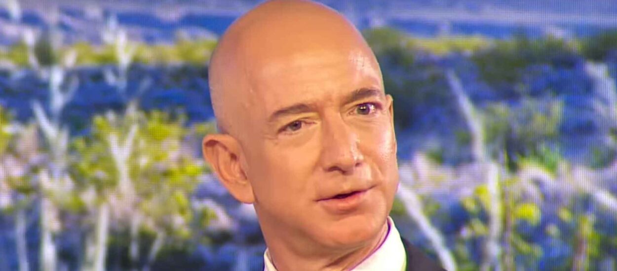 Bezos ustupio mjesto generalnog direktora Amazona, najavio fokus na filantropiju i osvajanje svemira
