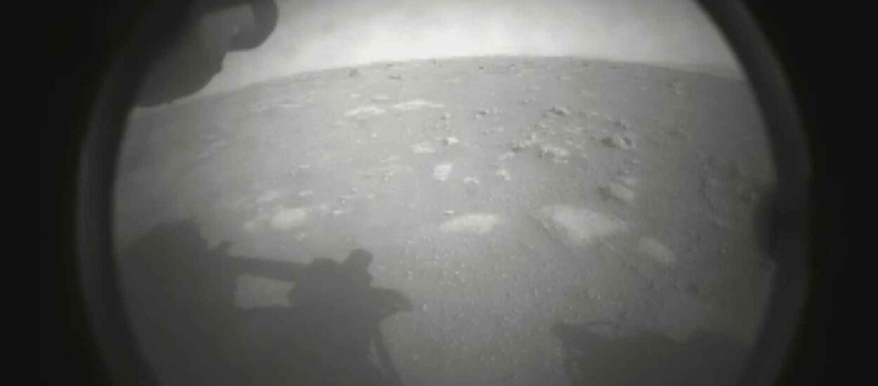Rover Perseverance frenetični glatko sletio u krater Jezero na Marsu