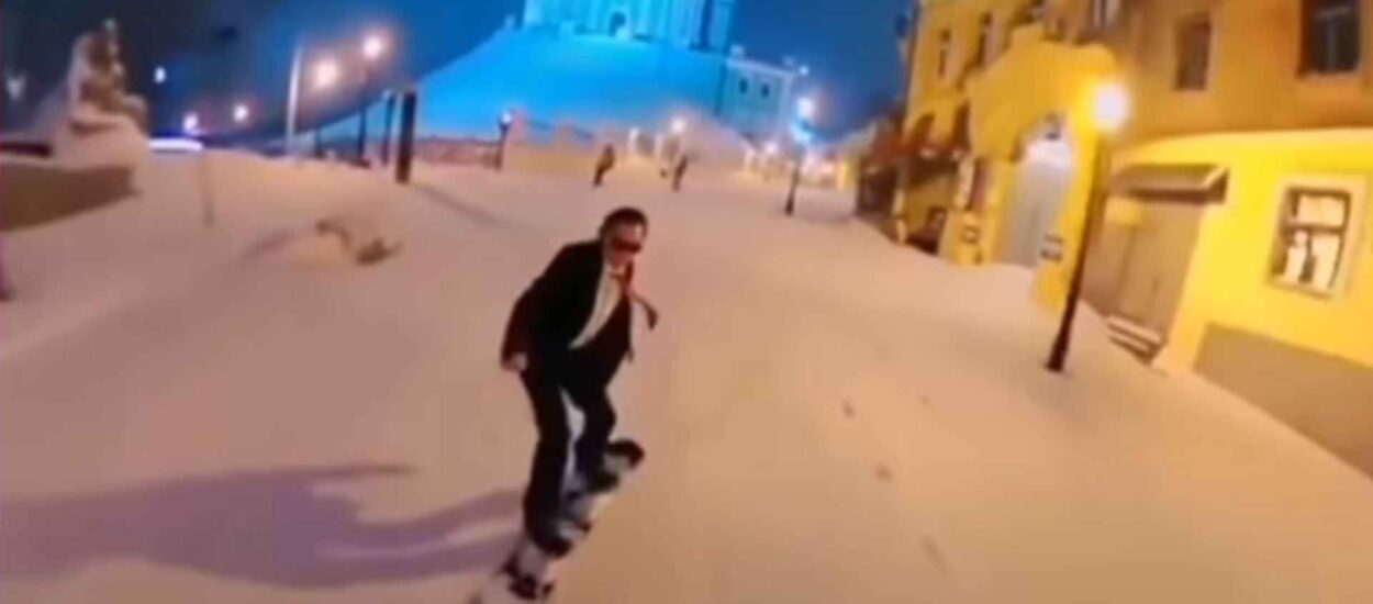 Snijeg zatrpao Moskvu | VIDEO