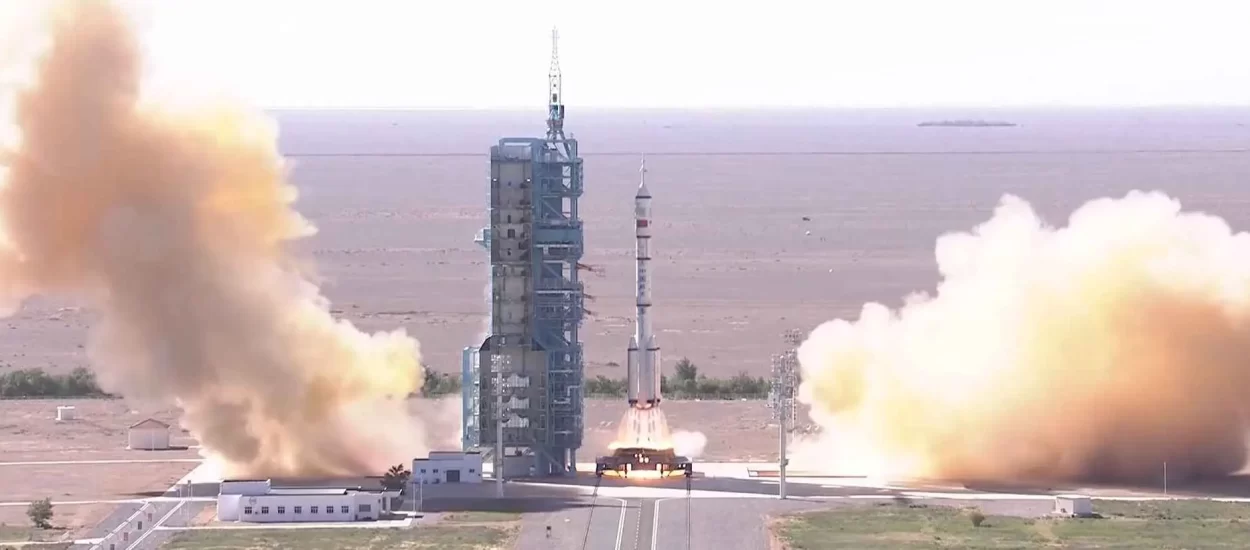 Kineska raketa Dugi marš 2F lansirala Božansku letjelicu s tri astronauta | VIDEO
