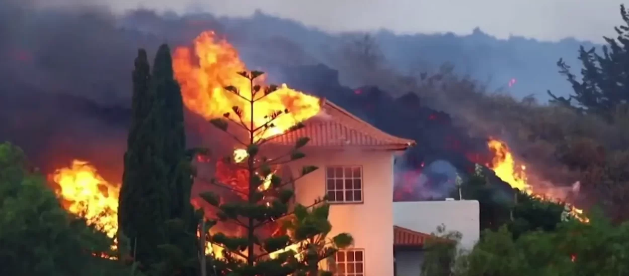 Lava guta kuće na kanarskom otoku La Palma | VIDEO