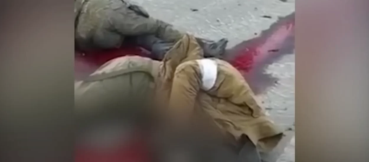 ‘Gledaj, još diše’: ukrajinske snage ubijaju zarobljenog i ranjenog ruskog vojnika | VIDEO
