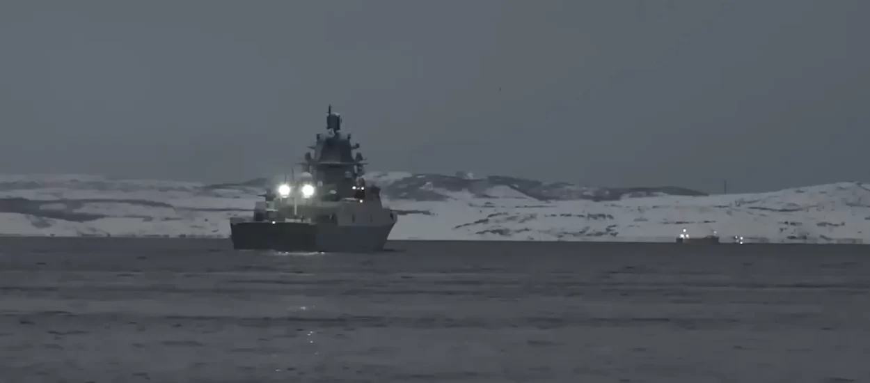 Morem plovi ruska fregata opremljena moćnim, neuhvatljivim nadzvučnim raketama Cirkon
