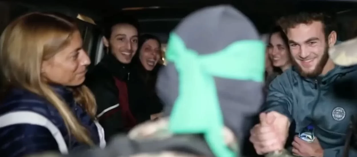 Nasmiješeni taoci dobrohotnog Hamasa rasturaju cioniste na X-u | VIDEO