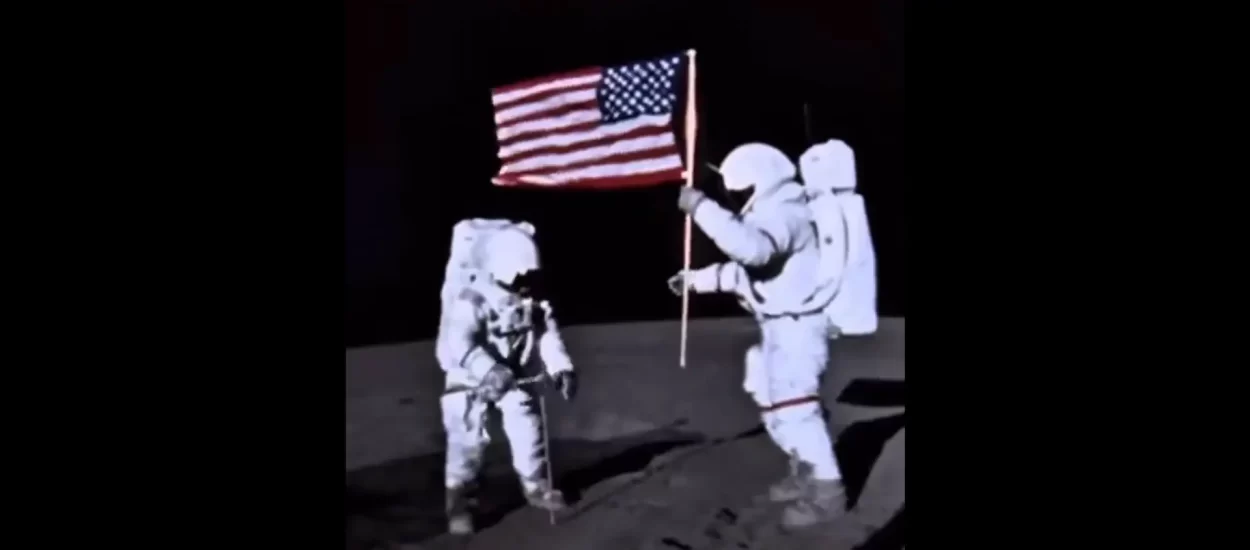 Astronauti hopsaju, erektiraju američku zastavu na Mjesecu | VIDEO
