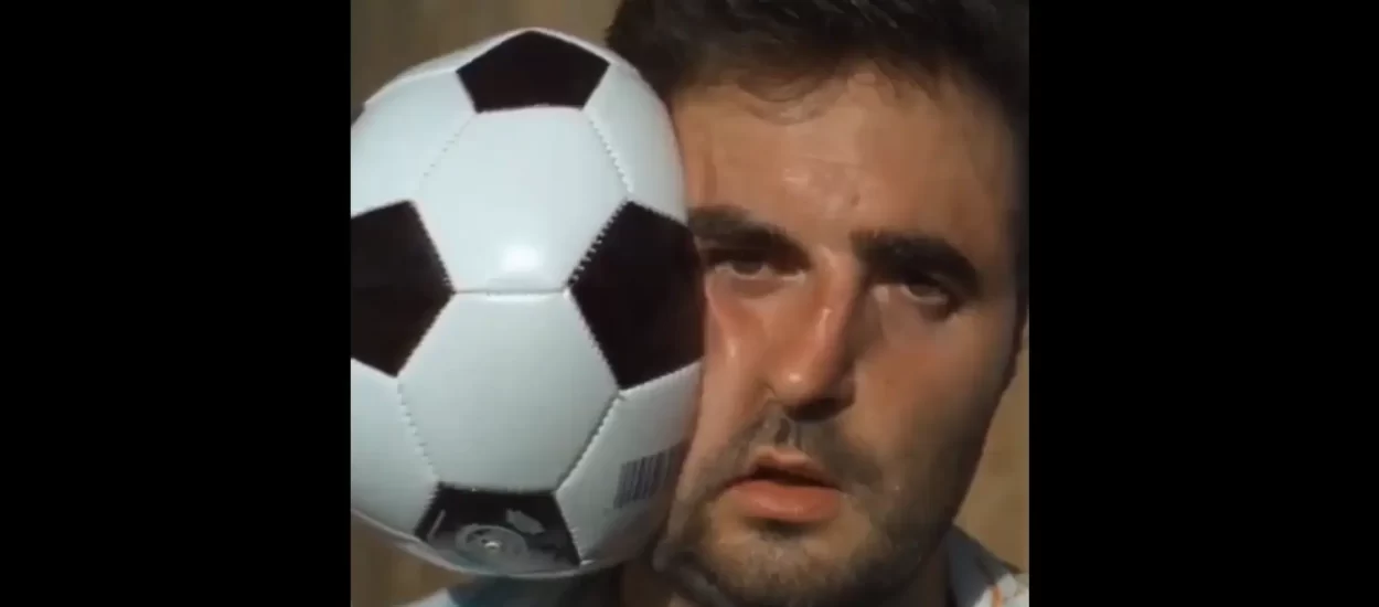 Slow motion (s)udara nogometne lopte i lica | VIDEO