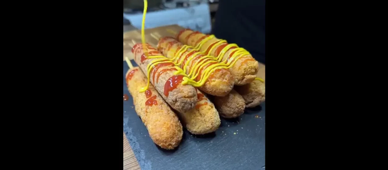 Ražnjić s pohanim hrenovkama i sirom | VIDEO RECEPT